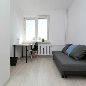  Проживание в семье Rooms4less Польша